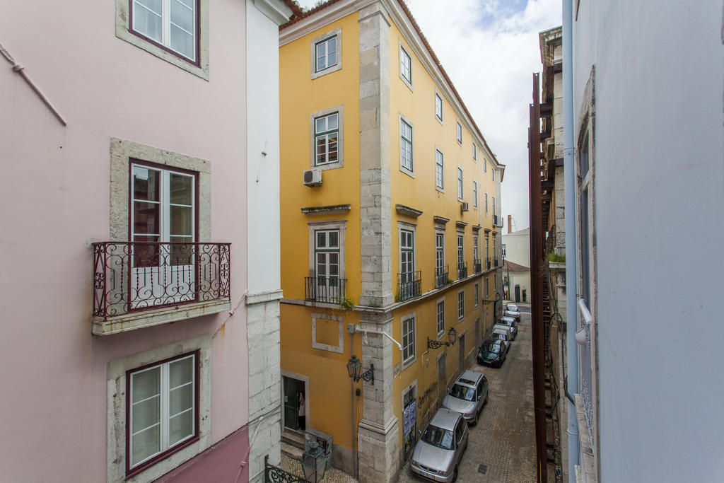 Remodeled Historic Apartment In Bairro Alto Lisboa Habitación foto