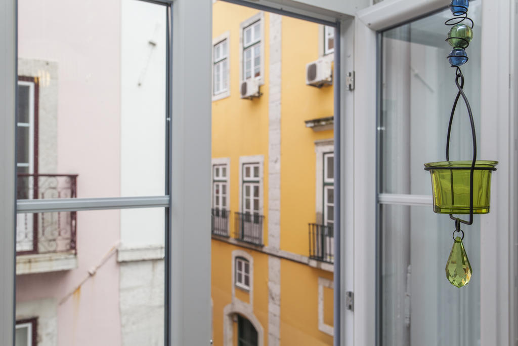 Remodeled Historic Apartment In Bairro Alto Lisboa Habitación foto